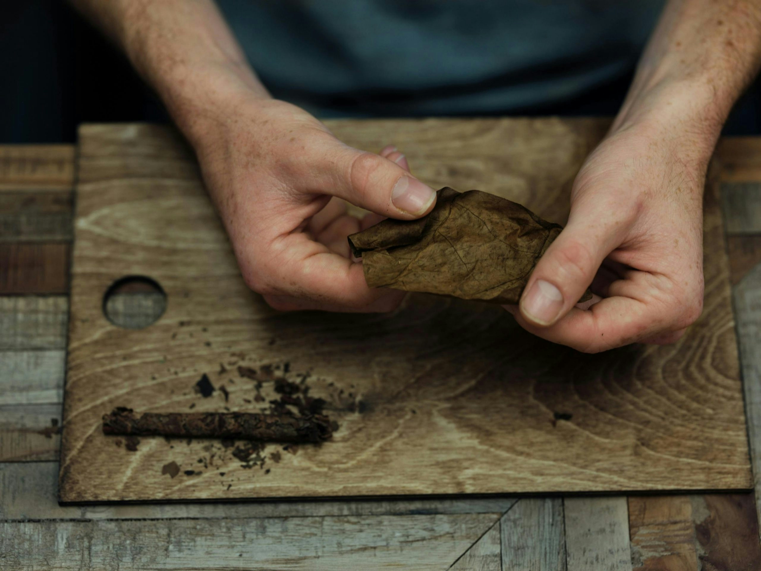 How To Roll A Backwoods Blunt