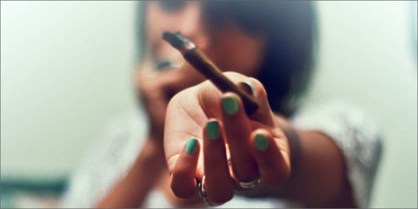 How To Ash A Joint, Bong, Or Pipe The Right Way