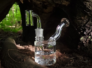 Bongs Vs. Pipes Vs. Rigs: What’s The Difference?