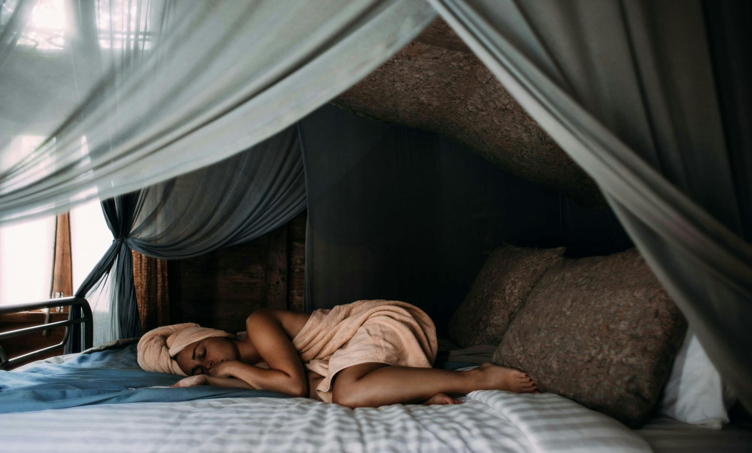 What Happens When You Sleep High? Smoking Weed Before Bed Explained