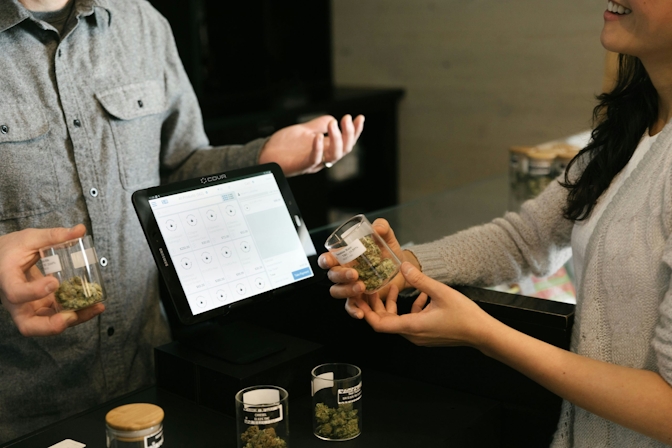 how to sell weed