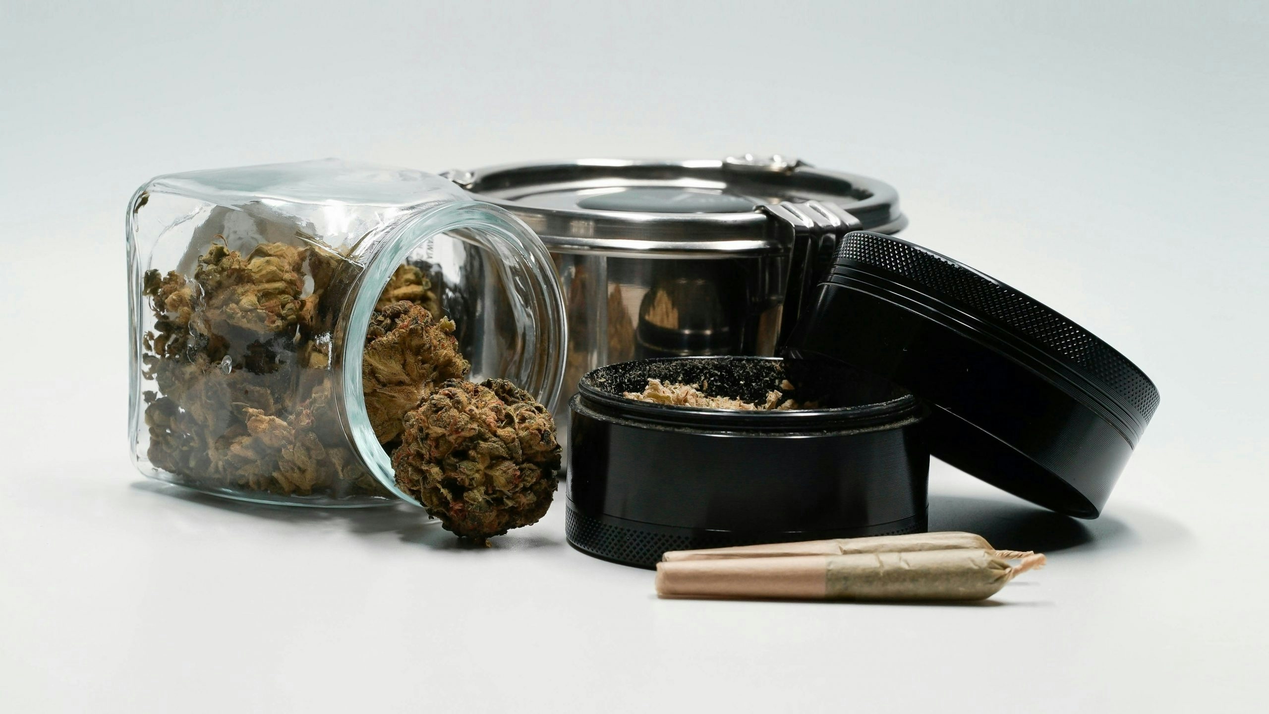 how to store cannabis flower