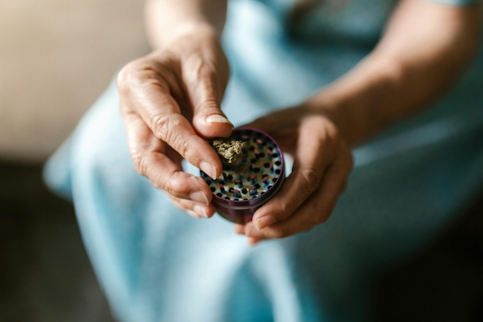 6 Ways to Manage Cannabis Side Effects Like Paranoia