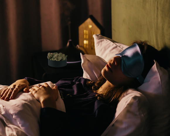 35 Cannabis Sleep Improvement Statistics in 2025