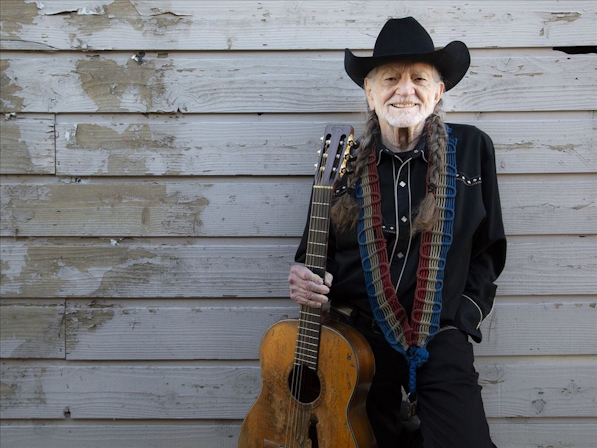 Does Willie Nelson Smoke Weed