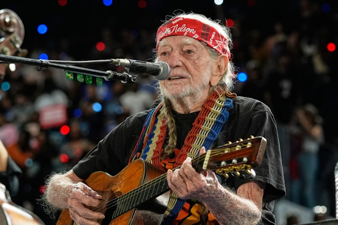 Does Willie Nelson Smoke Weed