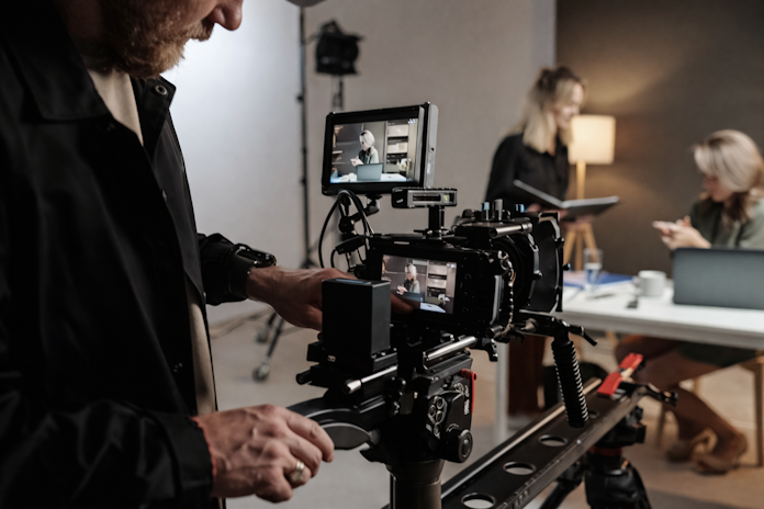 Famous Actresses Who Smoke Weed