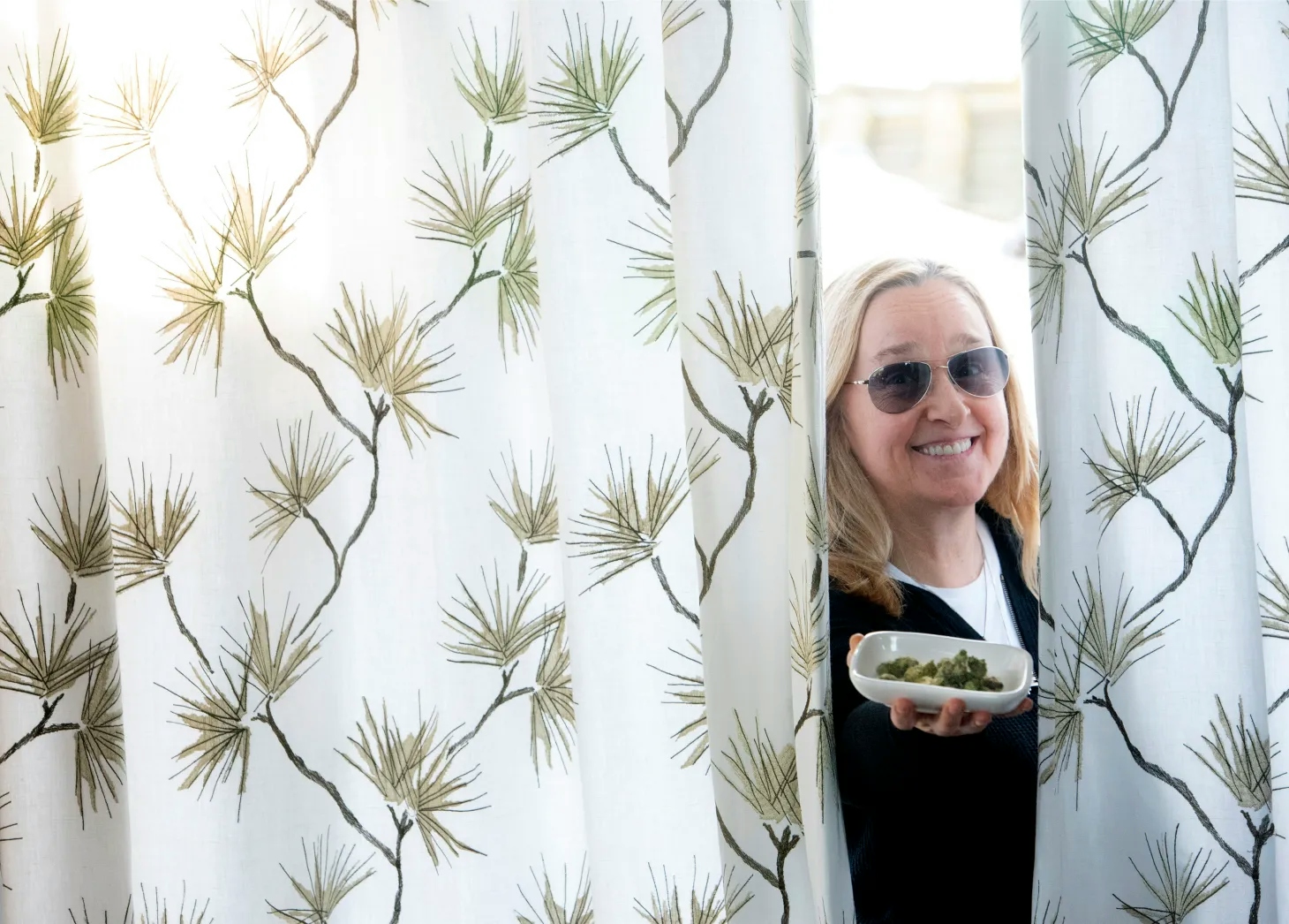 Famous Actresses Who Smoke Weed