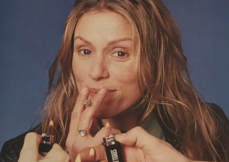 Famous Actresses Who Smoke Weed