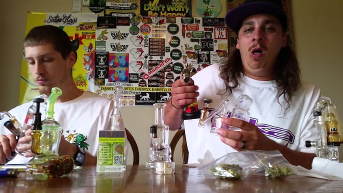 5 Famous Streamers Who Smoke Weed