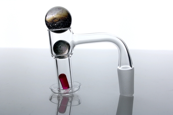 dabbing with quartz banger