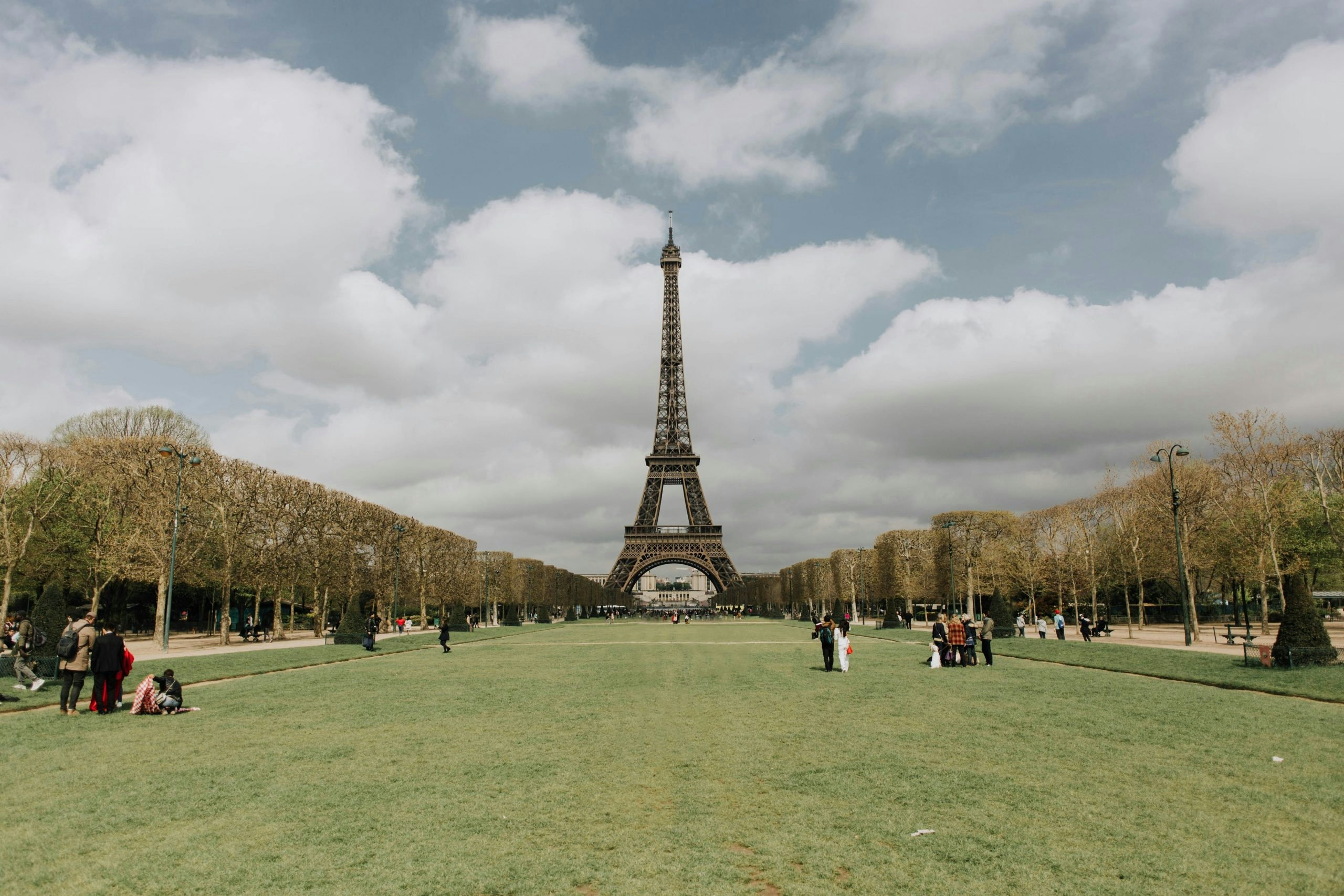 buy weed in paris