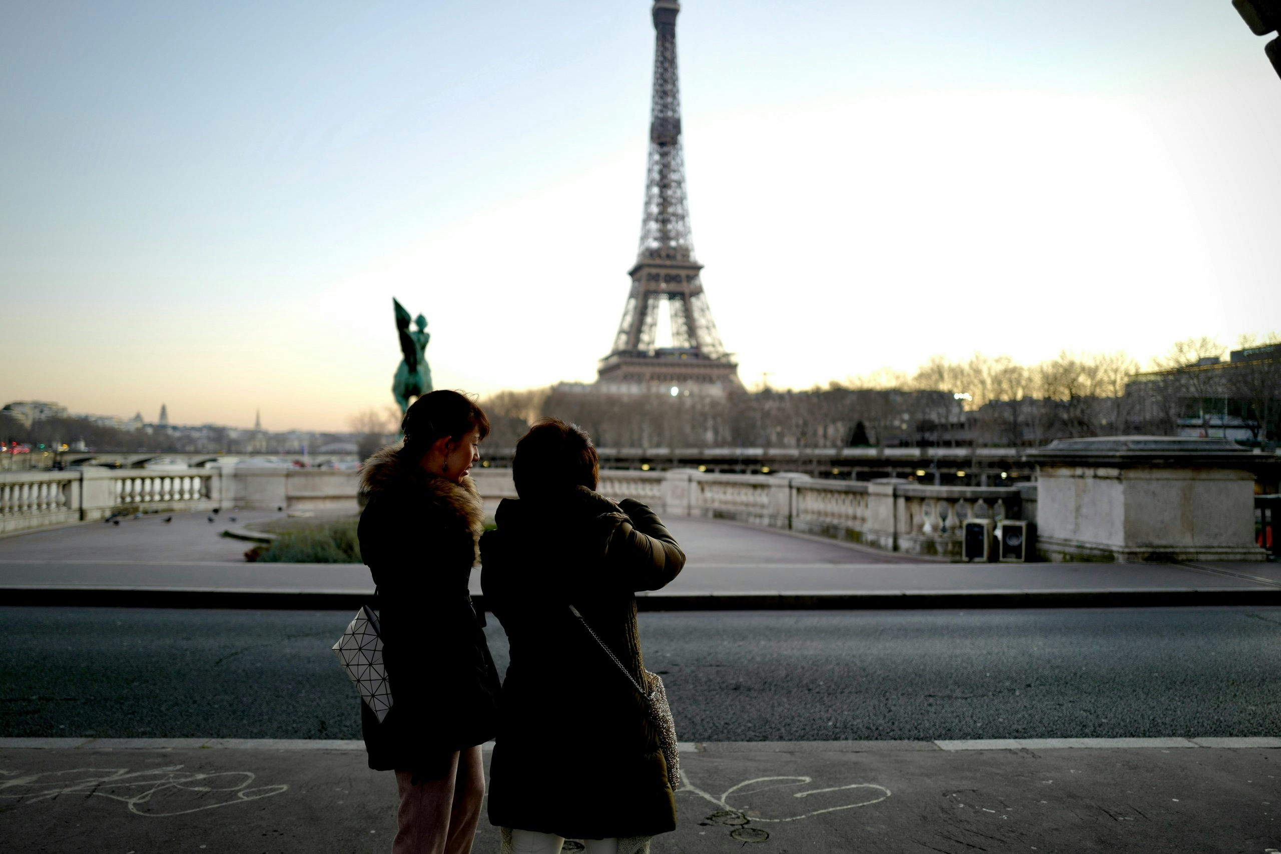 buy weed in paris