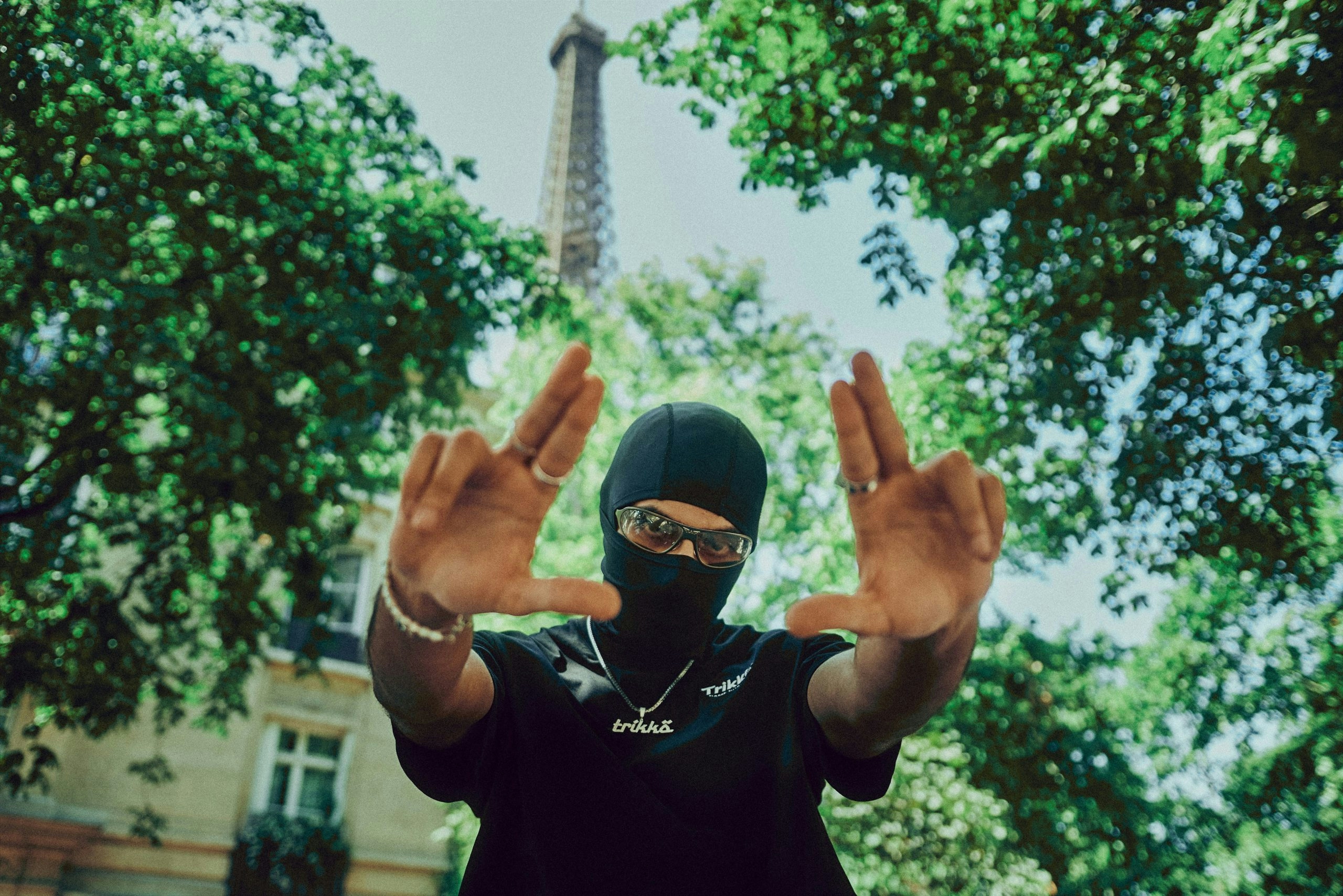 buy weed in paris