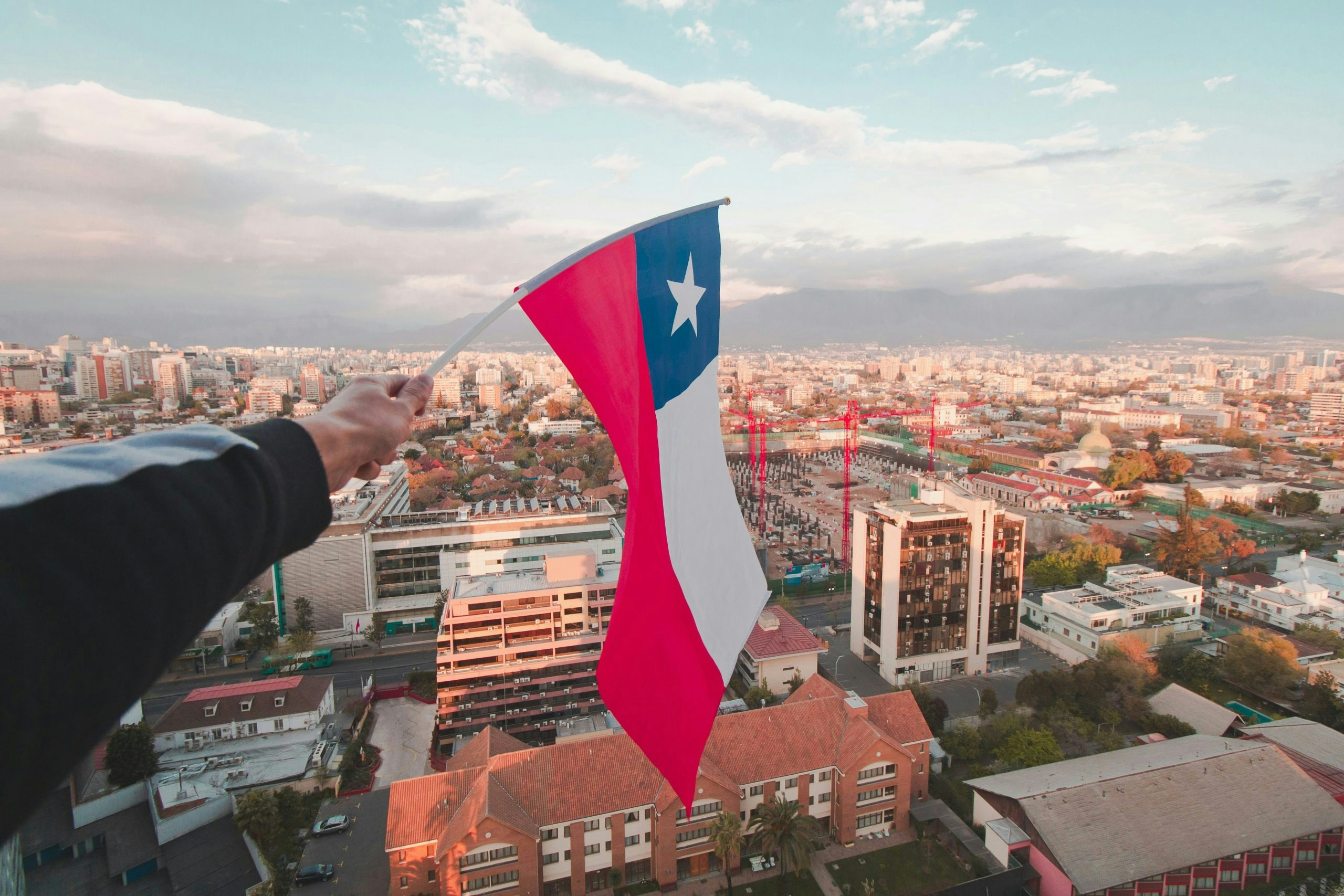 How to Buy Weed in Chile: Santiago’s Cannabis Gray Zone & Home-Grow Culture