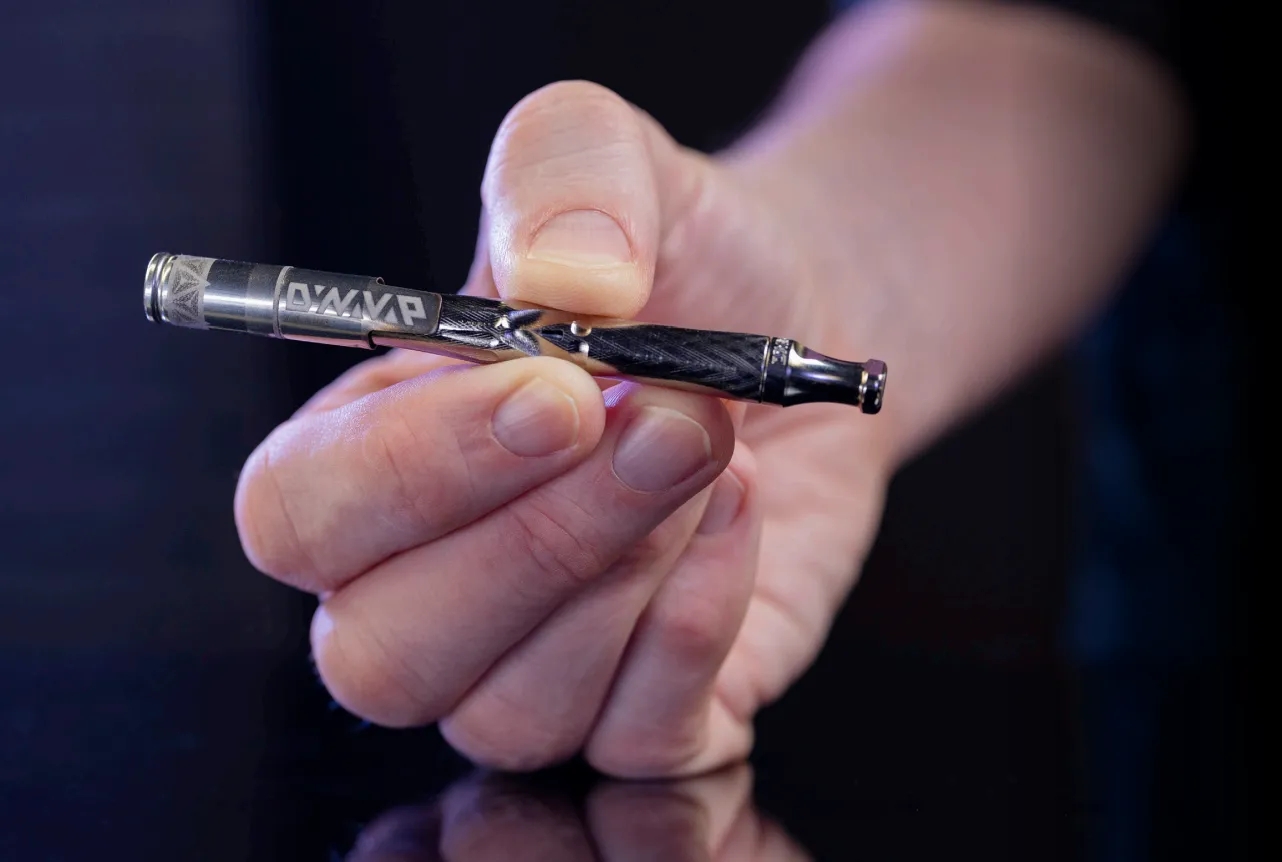 dry herb vape vs carts