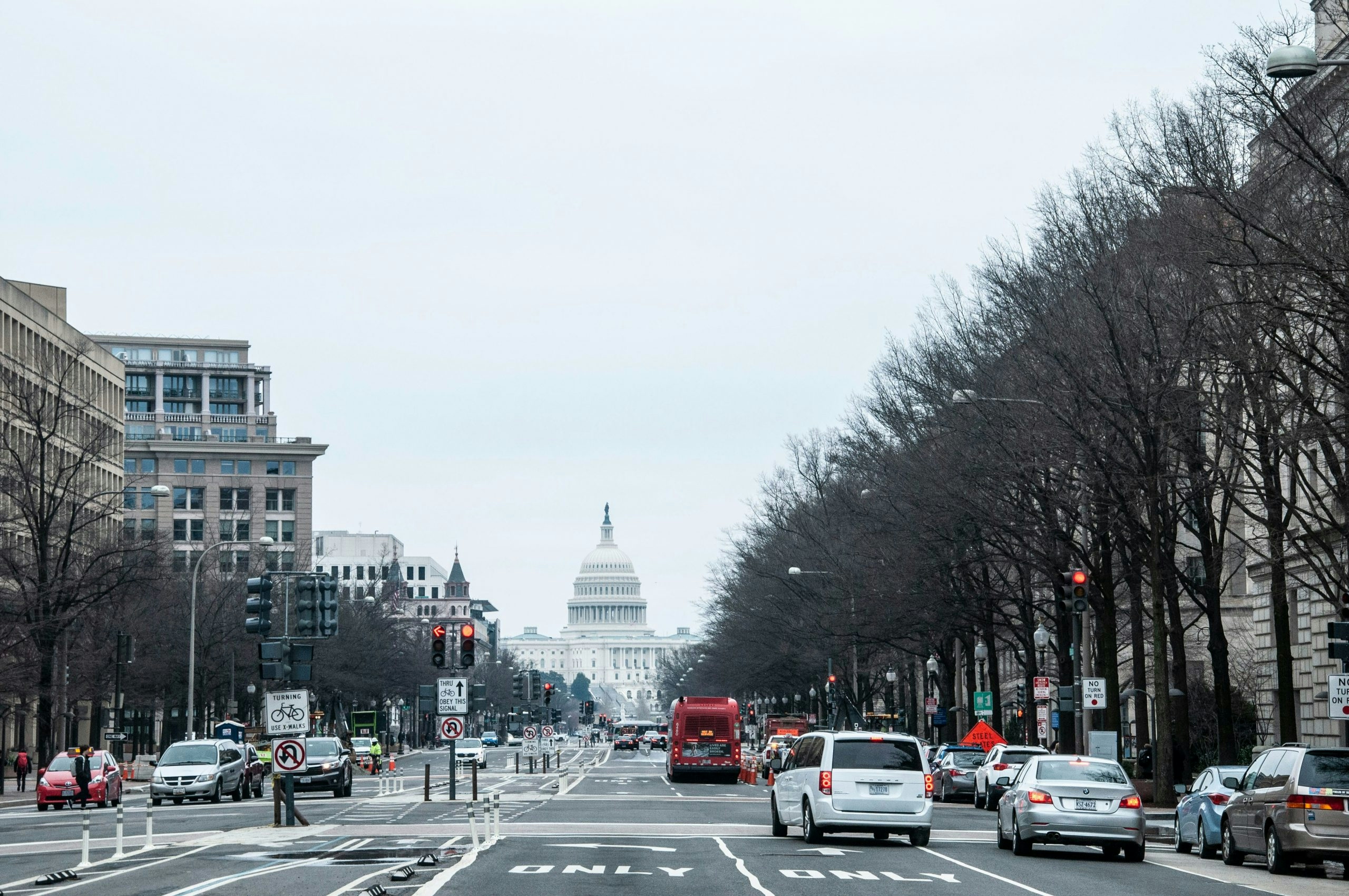 Panoramic view of downtown Washington, DC, featuring historic landmarks