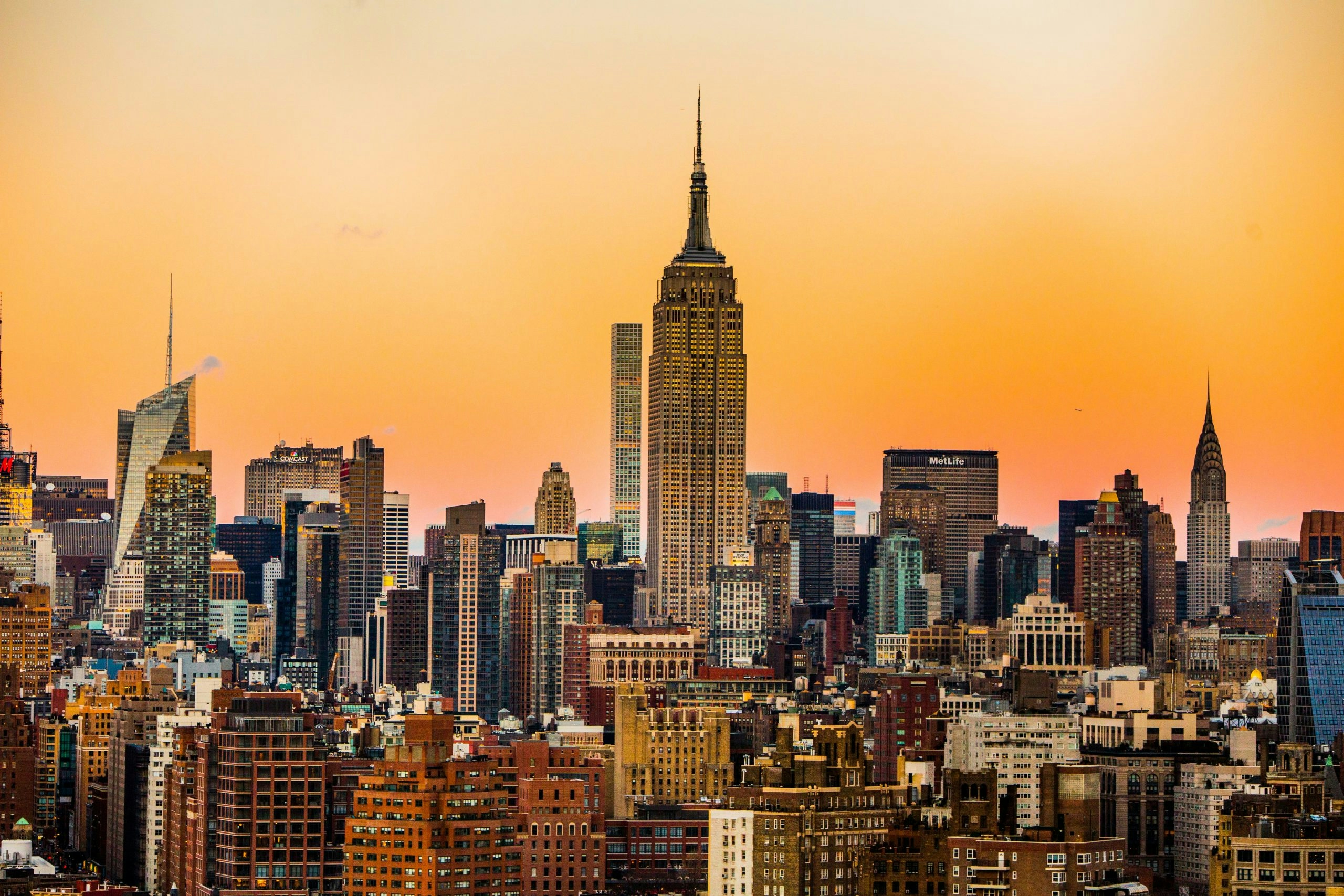 Downtown Manhattan featuring New York City's famous high-rise buildings