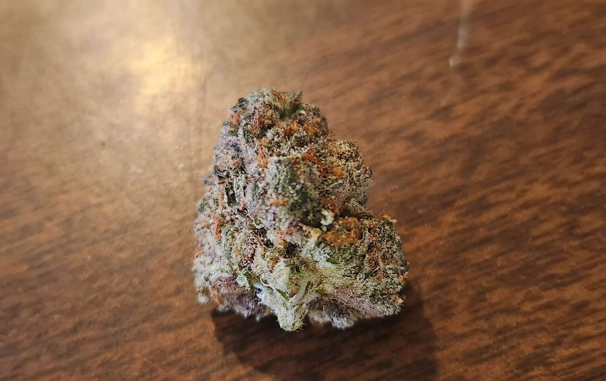 Premium Gelonade strain buds with dense flower structure and abundant trichomes