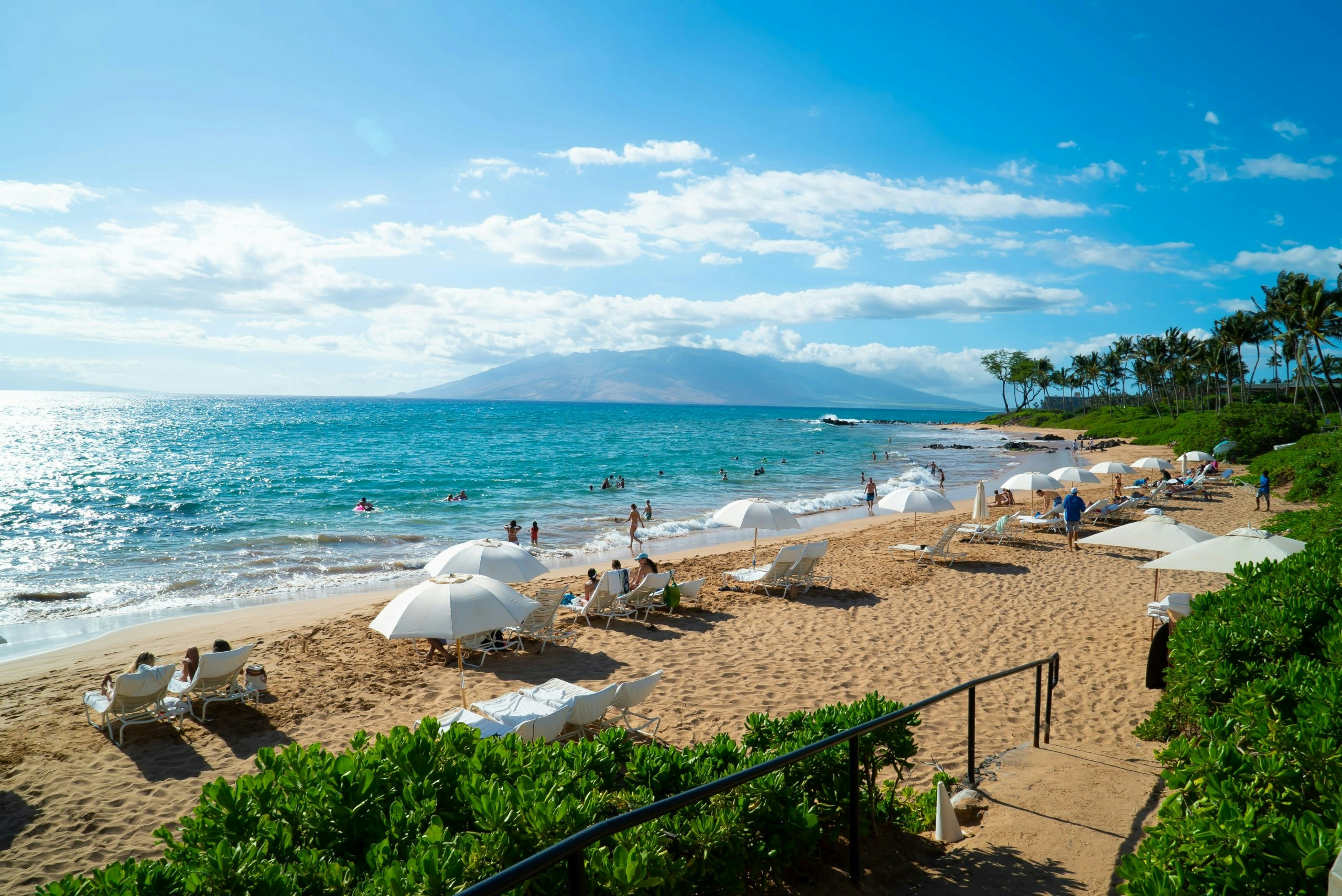 Beautiful coastline and turquoise waters in Maui