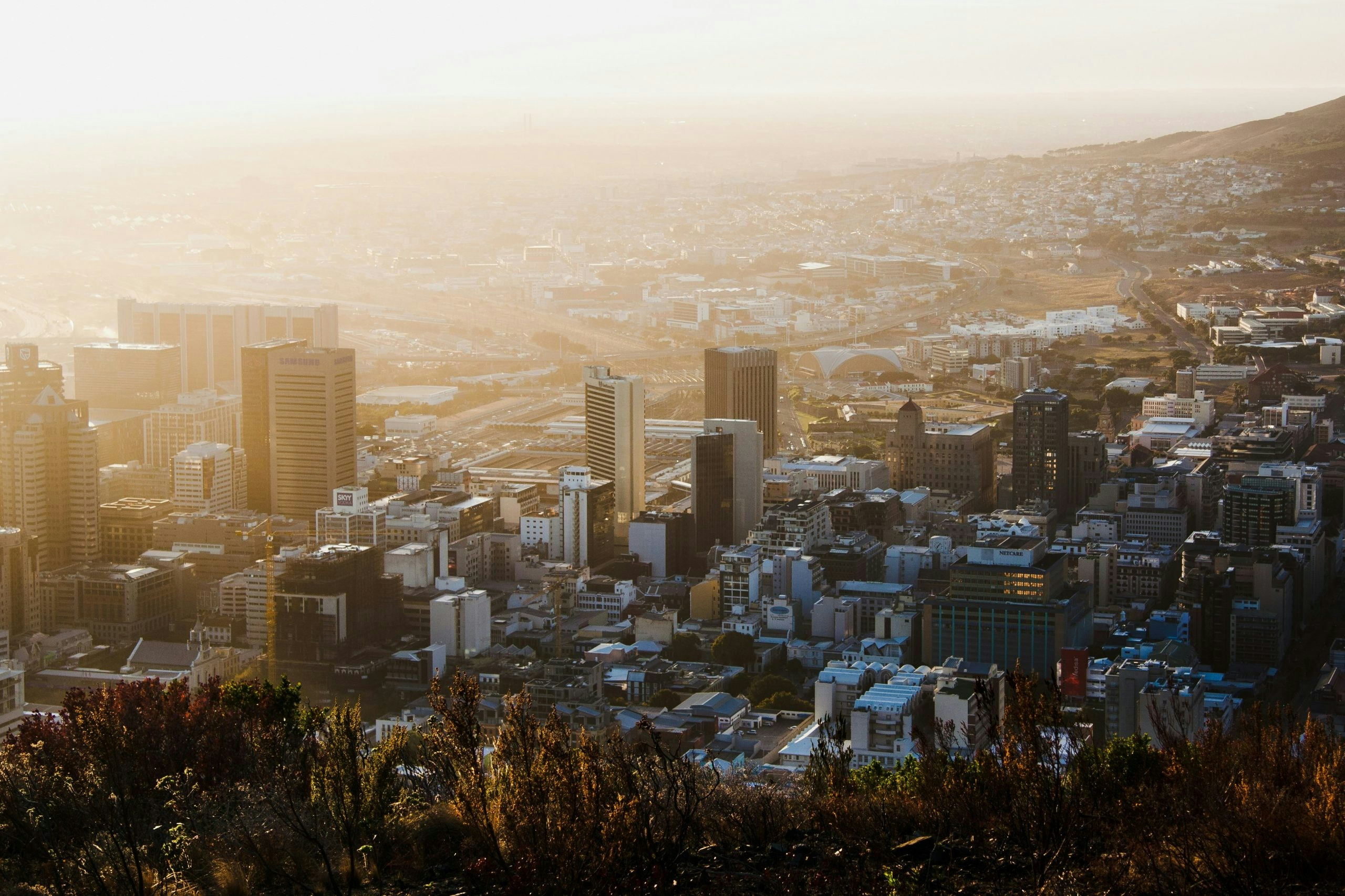 Panoramic view of Cape Town's skyline and surrounding mountains