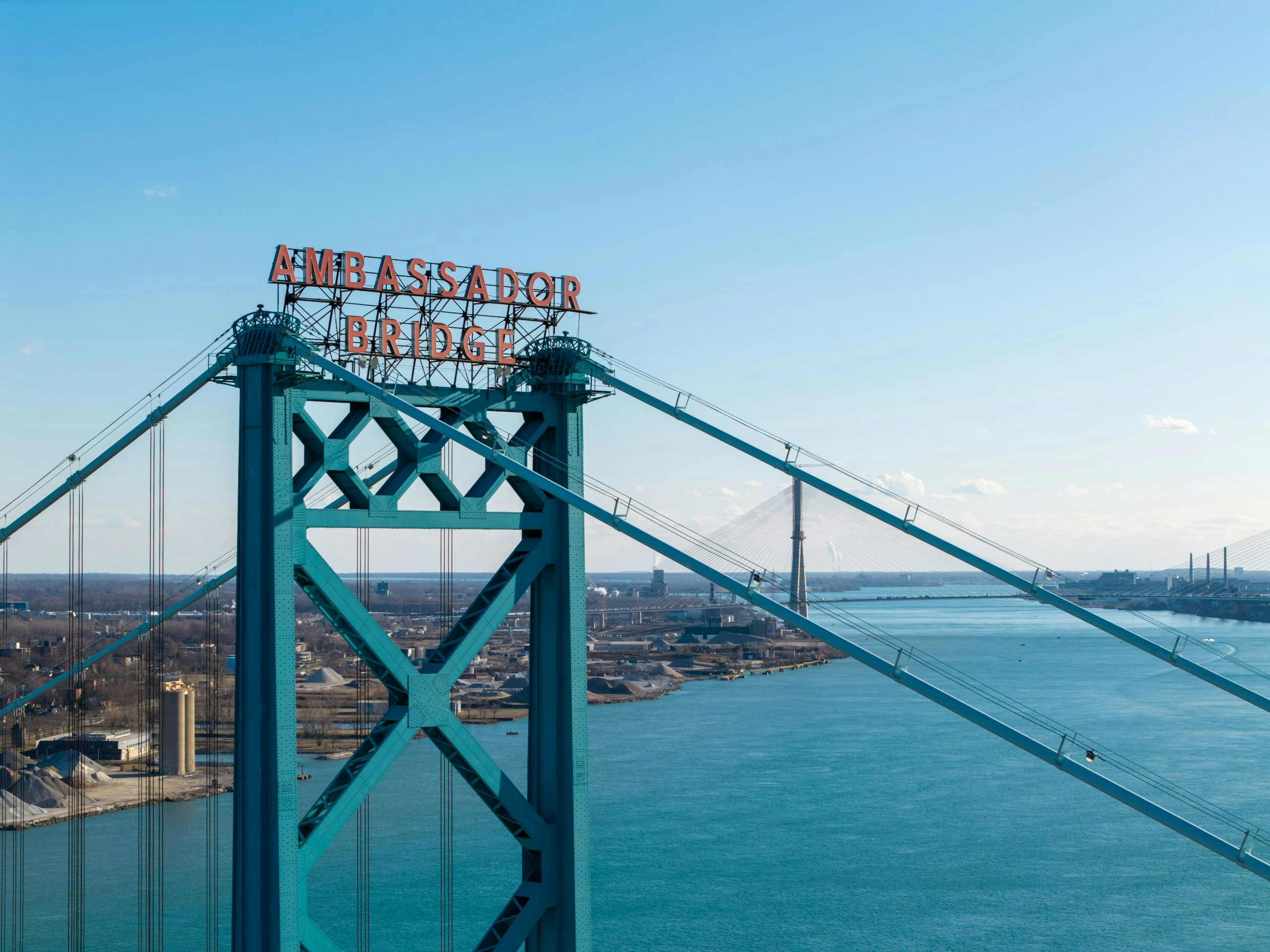 Panoramic view of the Detroit bridge overlooking the Detroit River