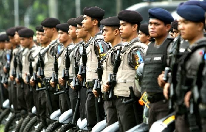 Police officers from Indonesia