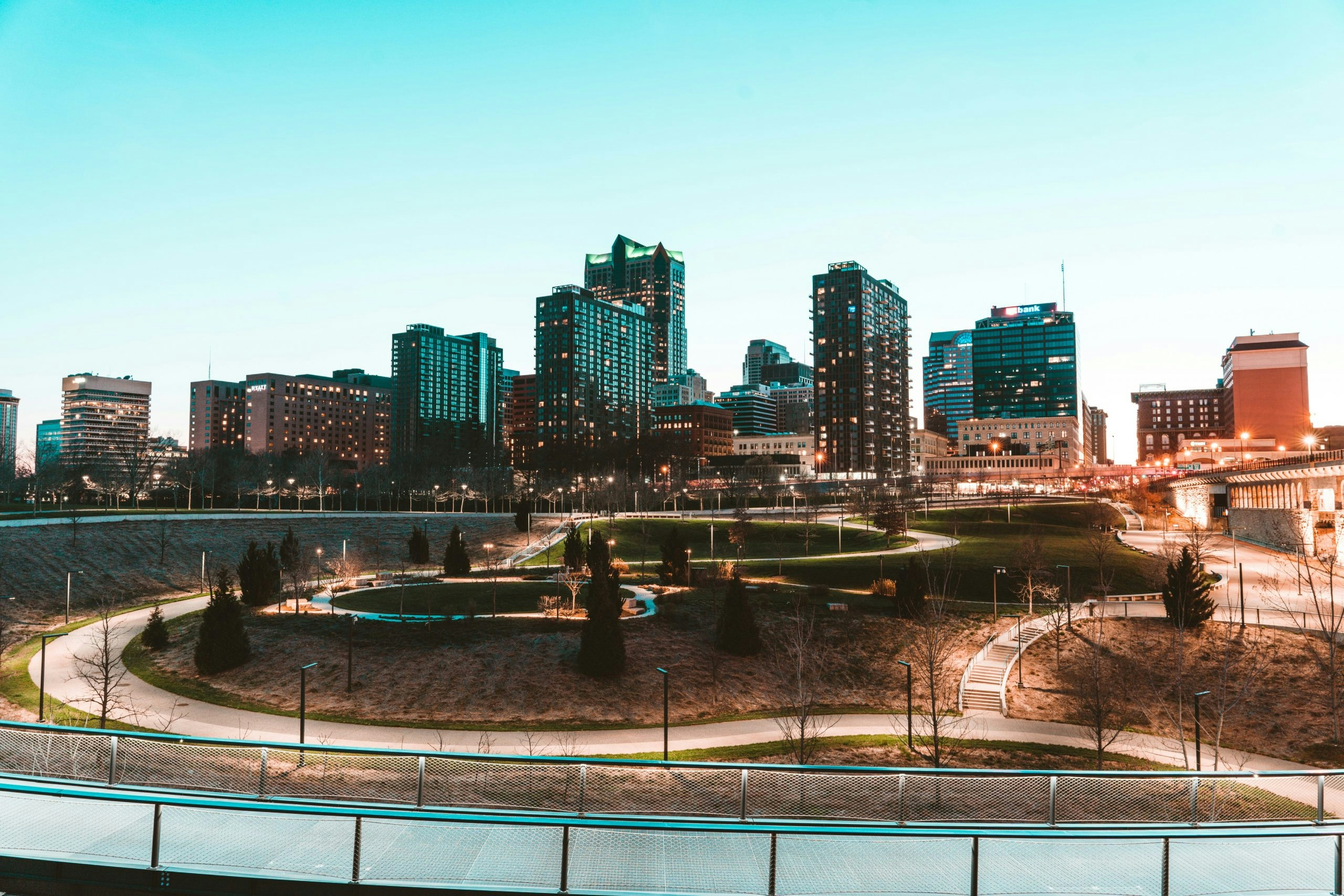 Panoramic view of the St. Louis skyline overlooking the Mississippi River