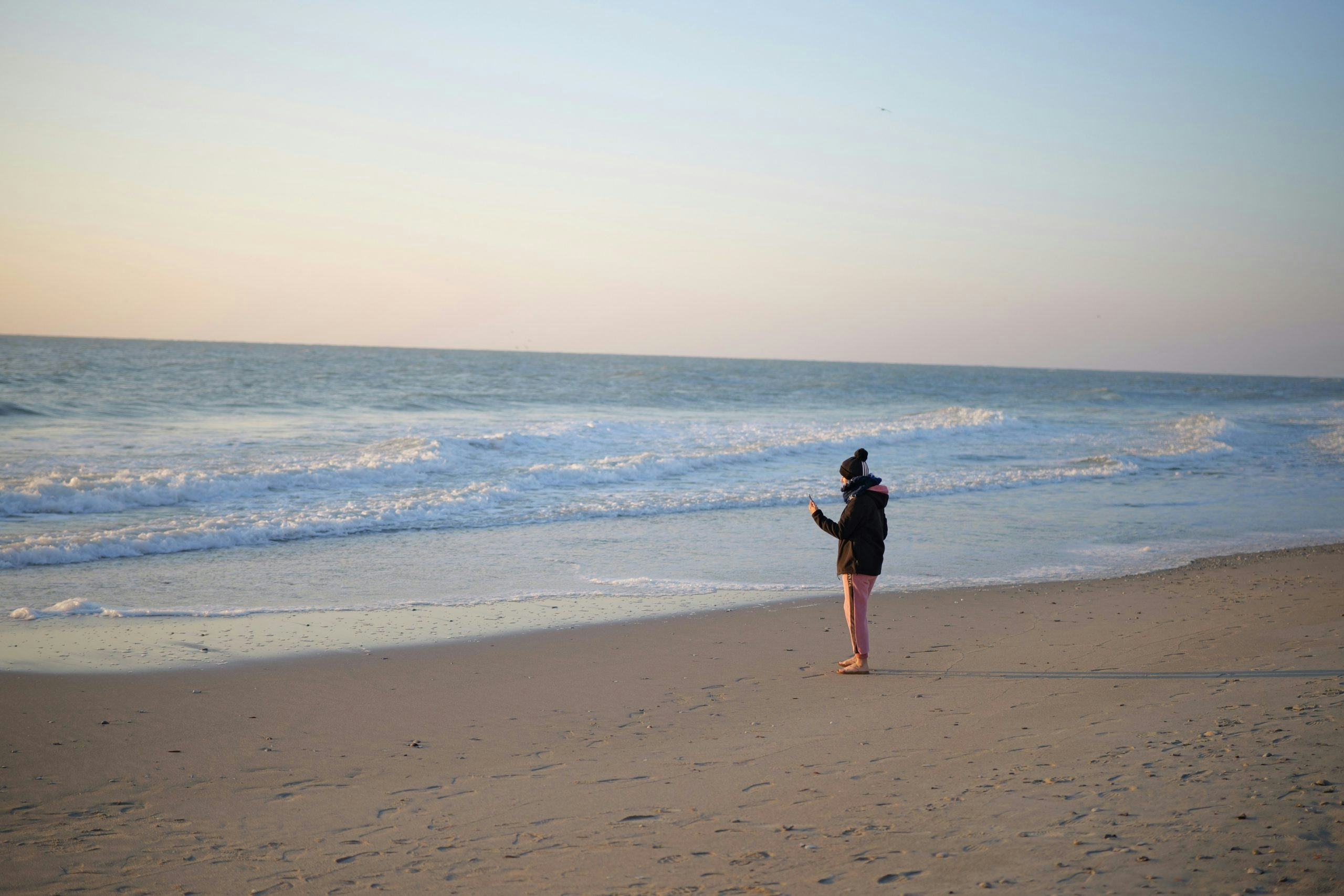 Myrtle Beach waterfront with sandy shores, ocean waves