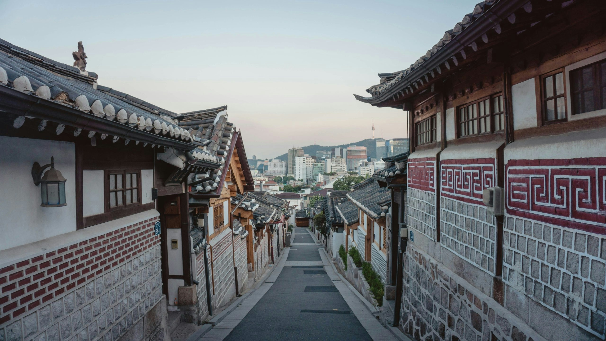 traditional street in seoul
