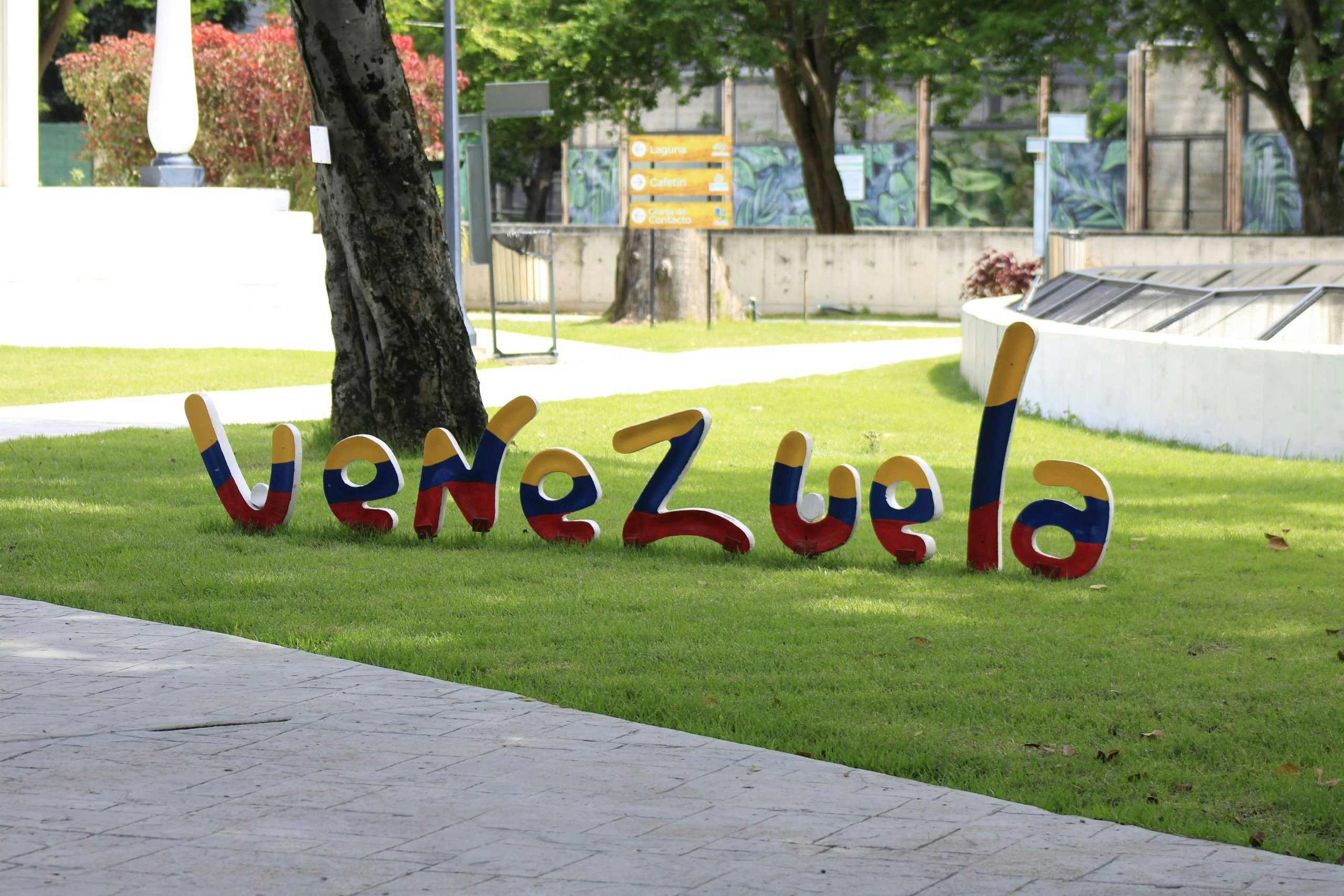 venezuela sign in a park