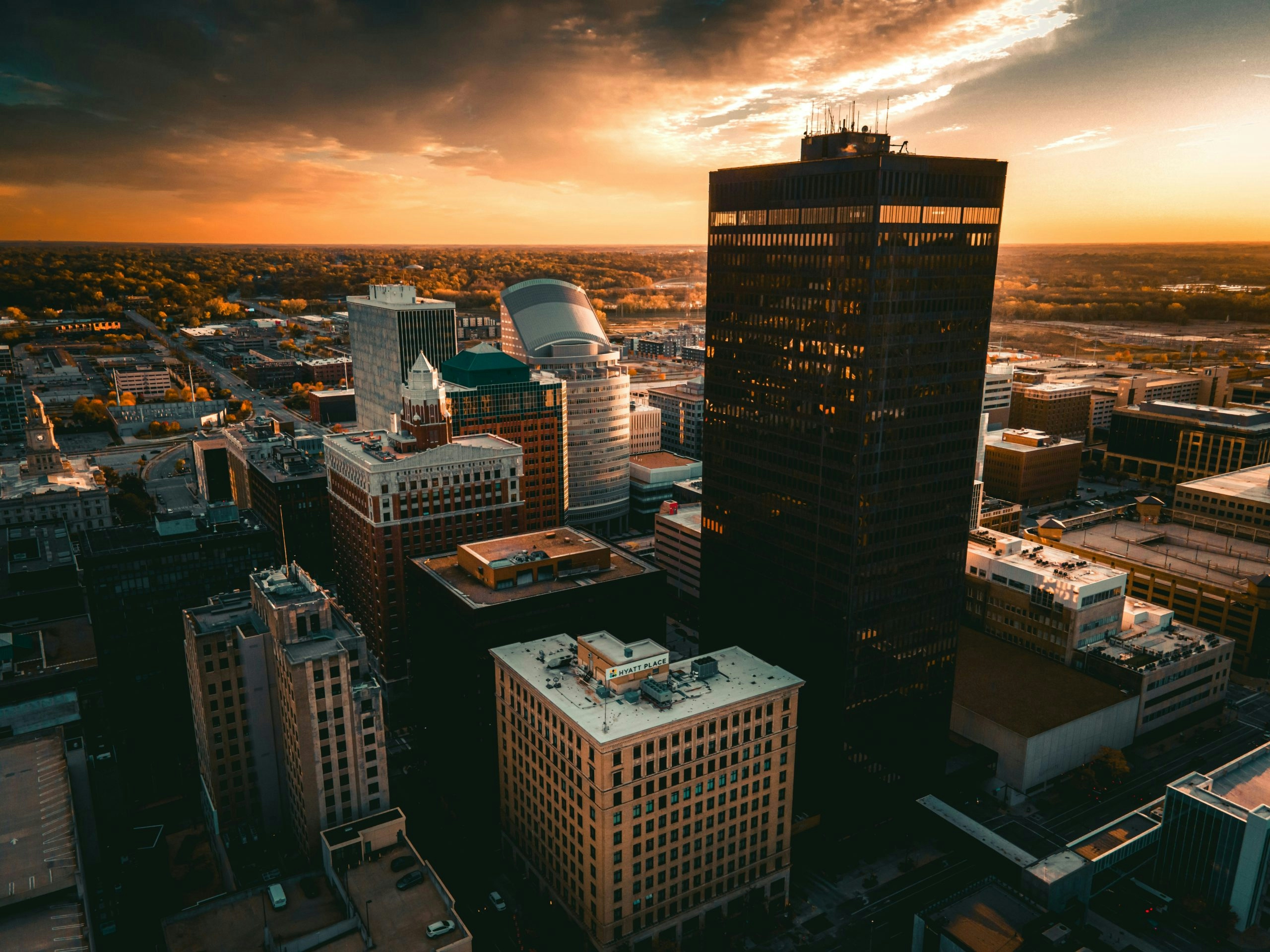 Downtown Des Moines with modern buildings and city streets