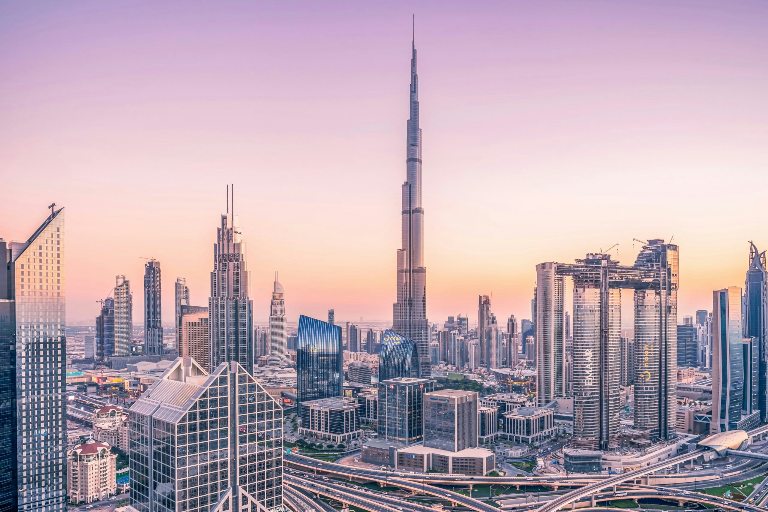 city view of dubai's tallest building